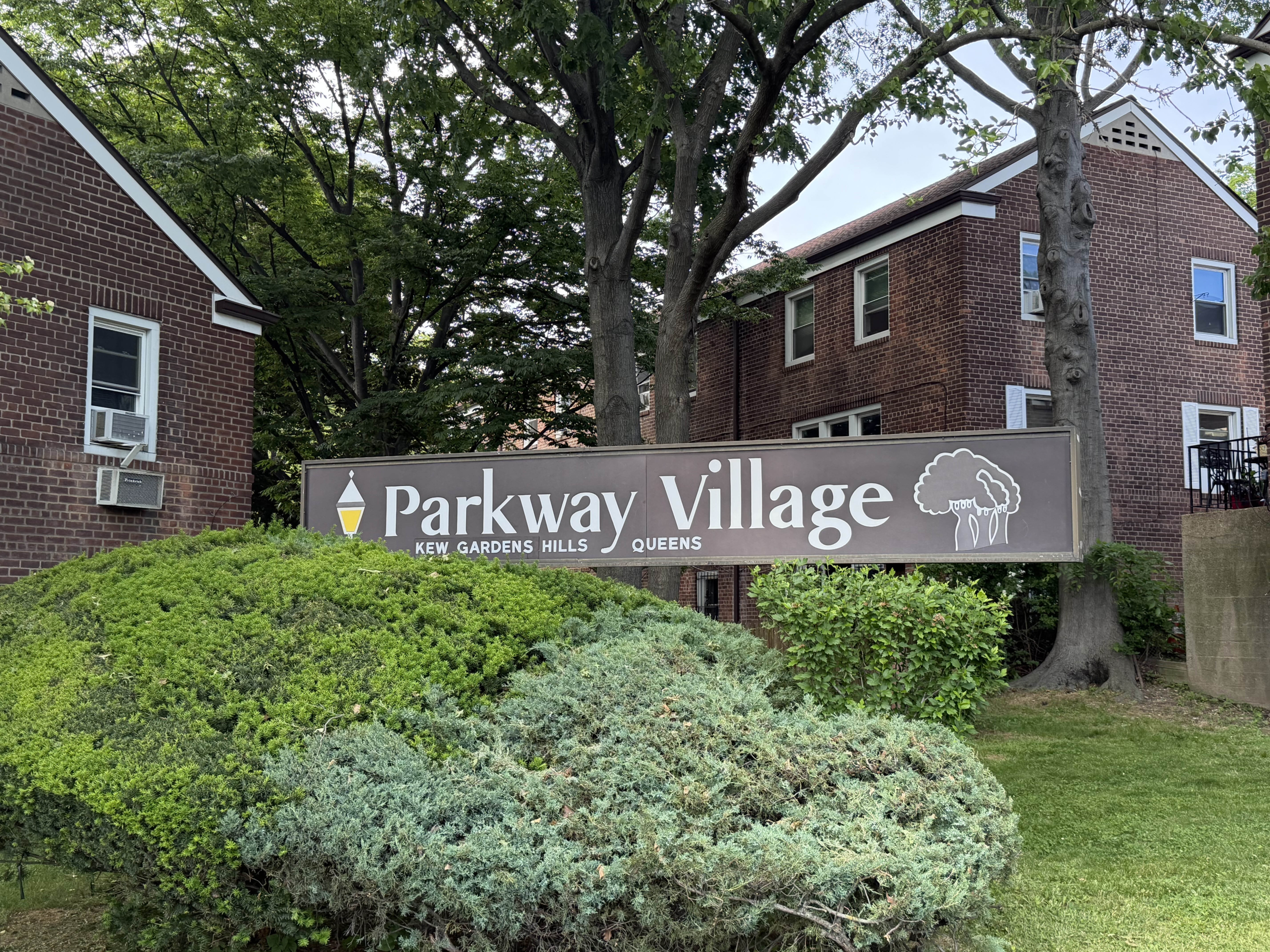 Photo of outside of Parkway Village complex in Queens, New York. Credit: Remapping Debate (Benjamin Schneider)